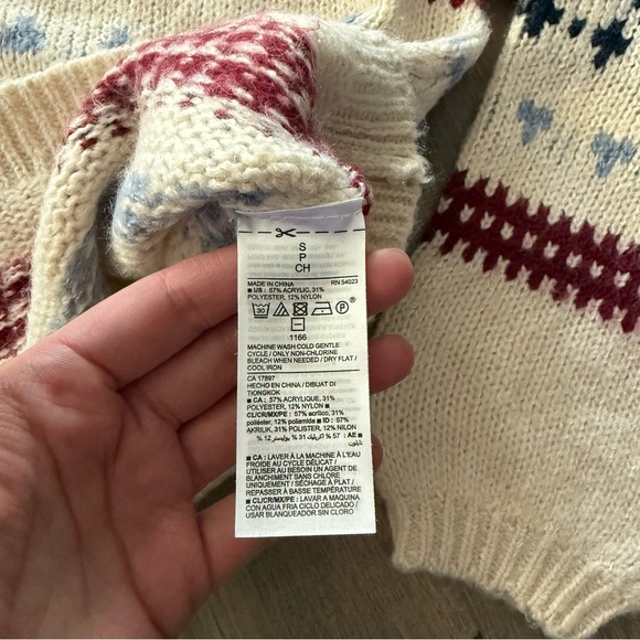 Old Navy Fair Isle White Winter Knit Chunky Sweater - Picture 6 of 6